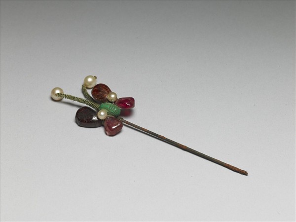 嵌寶石蝴蝶首鐵簪