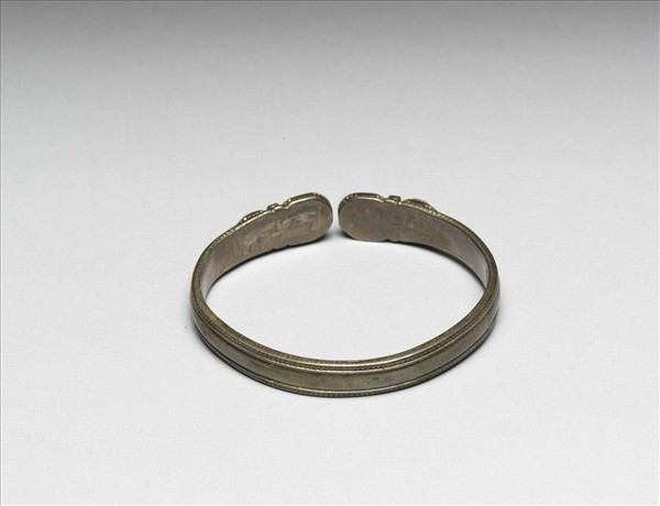 銀嵌珊瑚松石手鐲