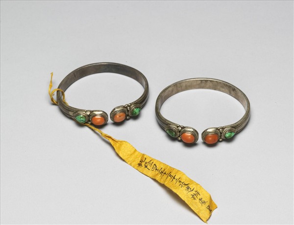 銀嵌珊瑚松石手鐲