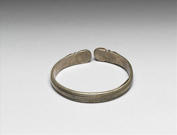 銀嵌珊瑚松石手鐲