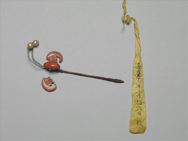 珊瑚嵌珠蝙蝠簪