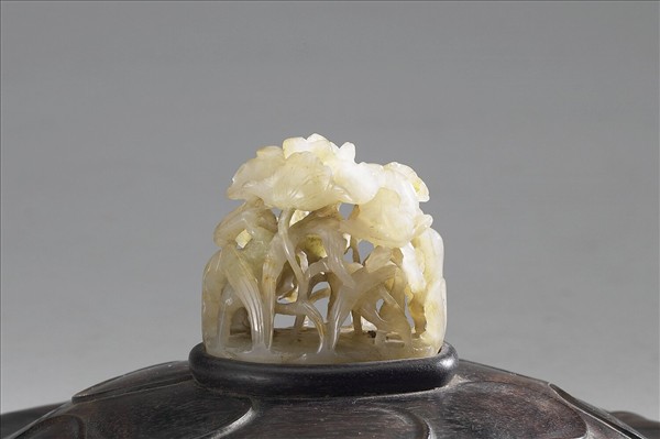 汀渚鷺鷥紋玉頂