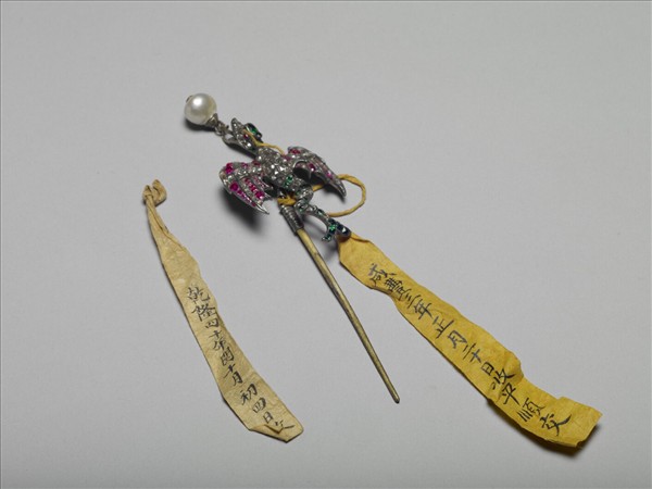 銀嵌玻璃飛蛇簪