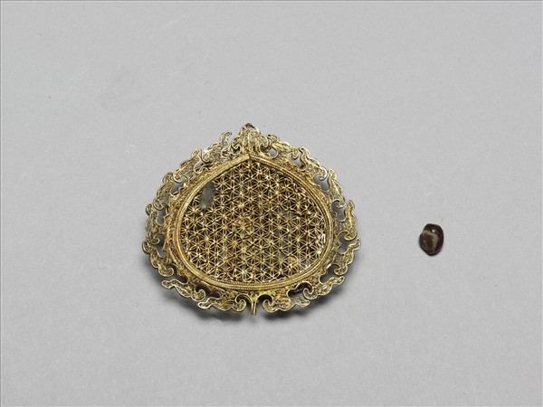 鍍金嵌寶石結子