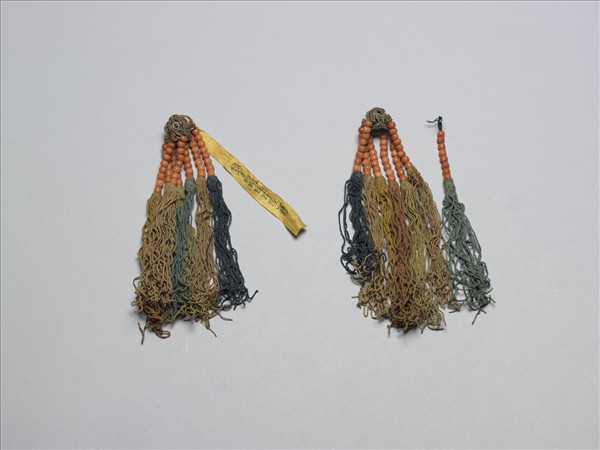 銀飾穿珊瑚珠串耳墜