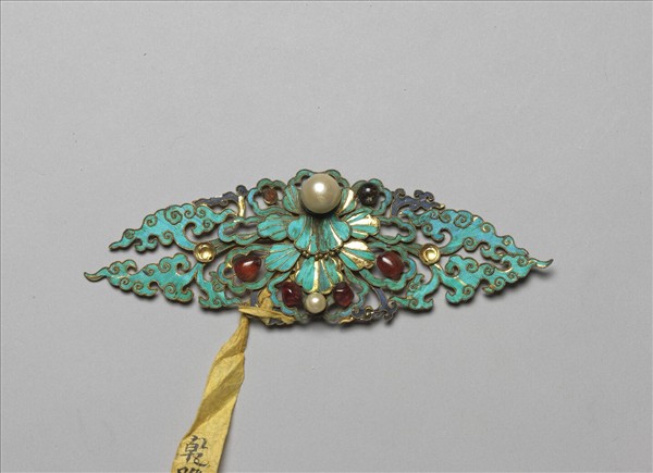 銀鍍金嵌寶石點翠流雲結子