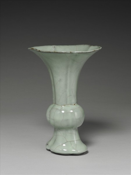 青瓷海棠式觚