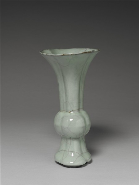 青瓷海棠式觚