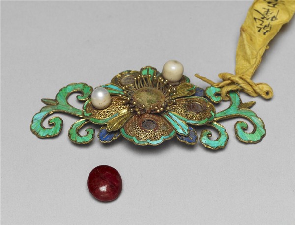 銀鍍金嵌珠寶點翠梅花結子