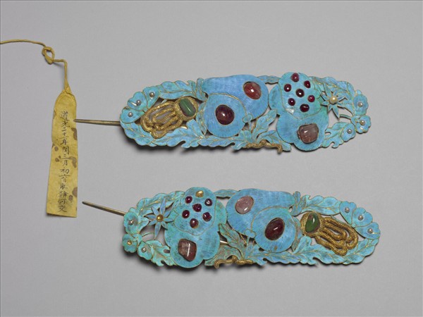 銀鍍金纍絲點翠嵌珠寶三多簪