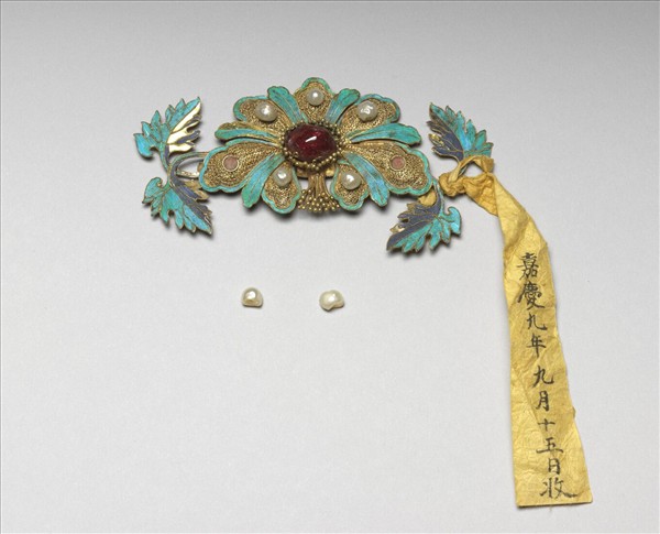 銀鍍金纍絲嵌珠寶蓮花結子