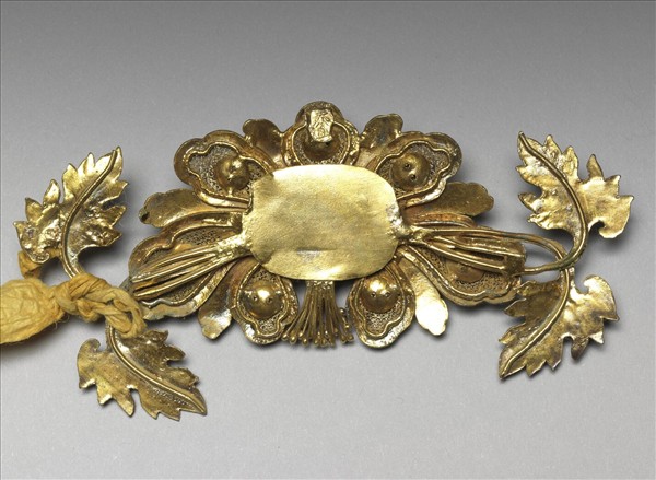 銀鍍金纍絲嵌珠寶蓮花結子