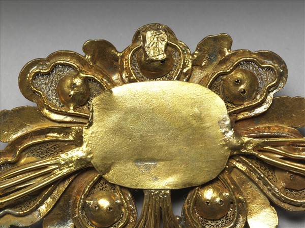 銀鍍金纍絲嵌珠寶蓮花結子