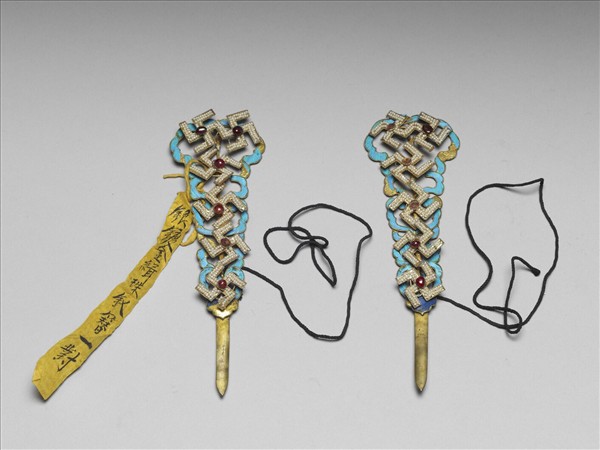 銀鍍金點翠緝米珠卍字插簪