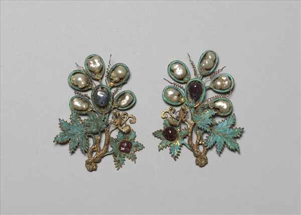 銀鍍金松鼠葡萄簪首