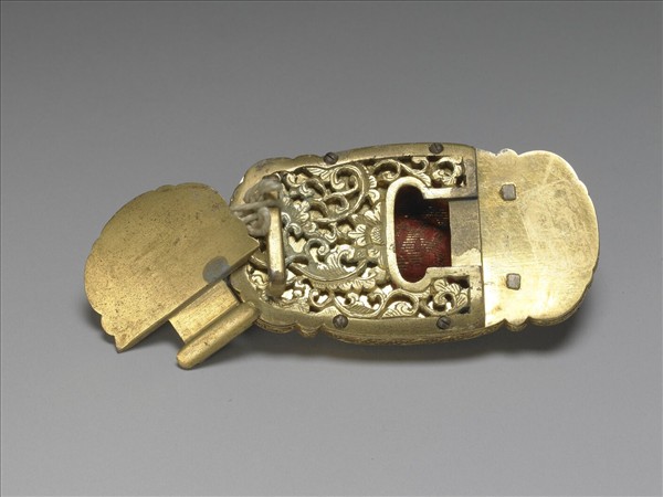 銅鍍金鑲珠寶帶扣