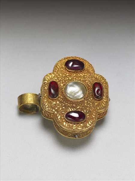 纍絲鑲紅料石帶板