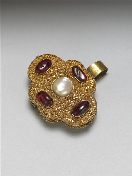 纍絲鑲紅料石帶板