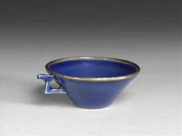 霽青描金單把杯