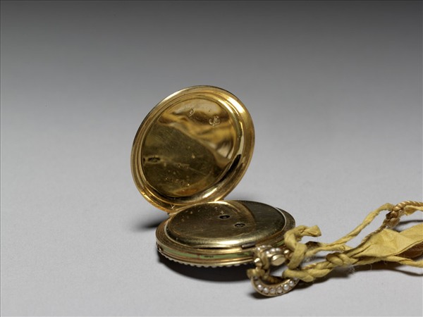 畫琺瑯花卉鑲珠懷錶