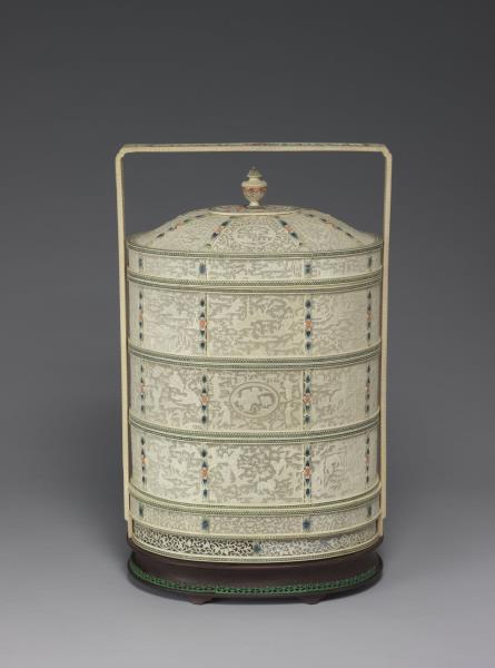 象牙雕四層透花提食盒