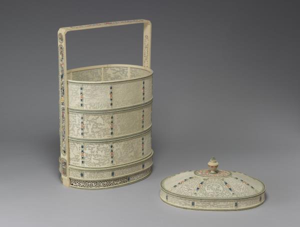 象牙雕四層透花提食盒