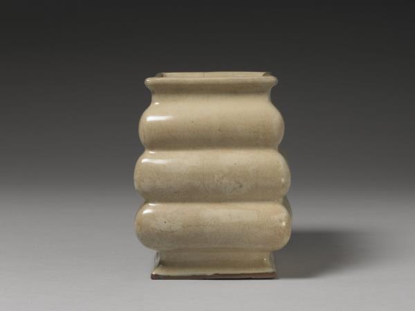 官窯 青瓷三登方壺