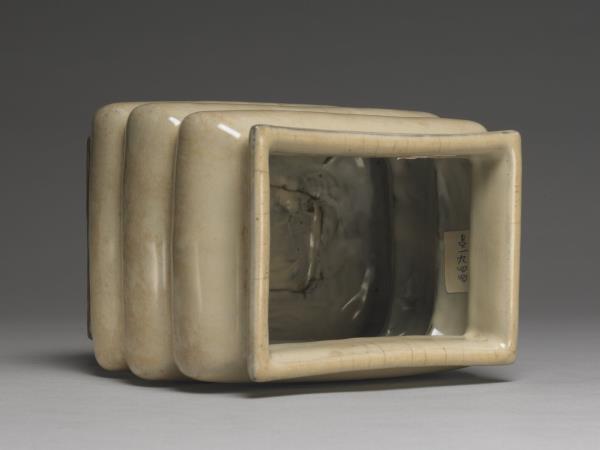 官窯 青瓷三登方壺