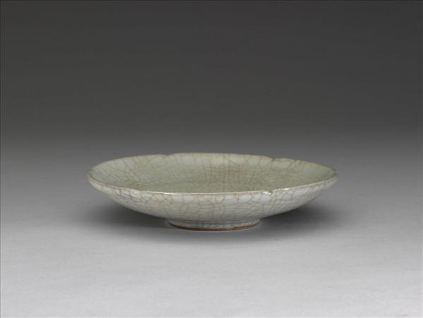 哥窯 青瓷葵口碟