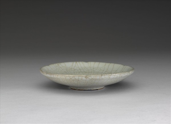 哥窯 青瓷葵口碟