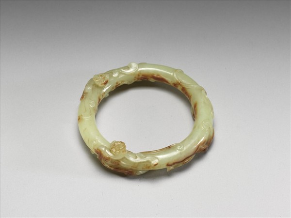 玉螭紋鐲