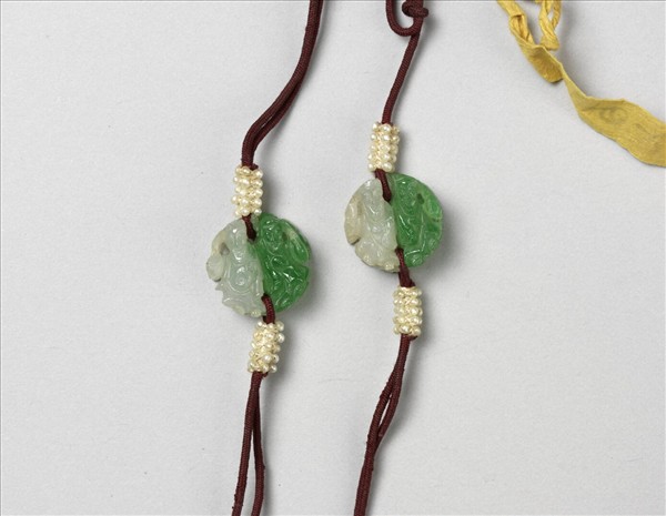 鍍金纍絲點翠花籃香囊