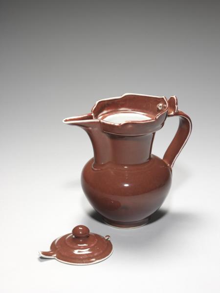 寶石紅釉僧帽壺