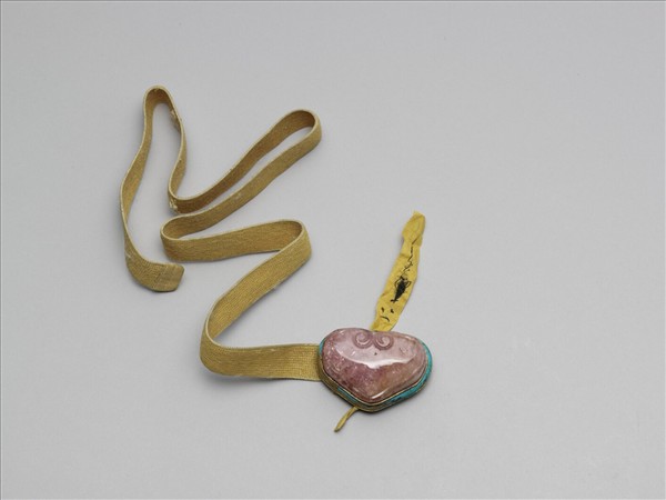 桃式碧璽帶扣涼帶