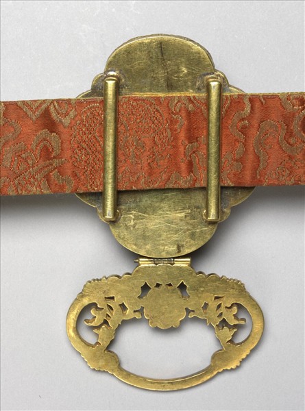 鑲珠石花卉帶頭腰帶