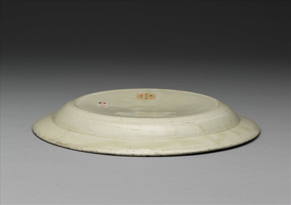 定窯 白瓷劃花牡丹紋盤