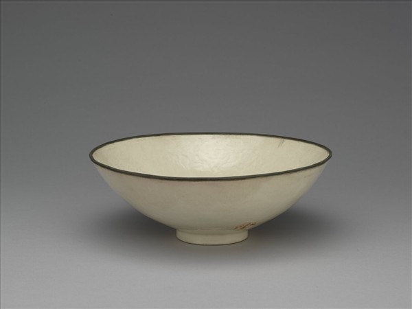 吉州窯 白瓷印花花卉紋碗