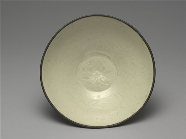 定窯 白瓷劃花蓮花紋碗