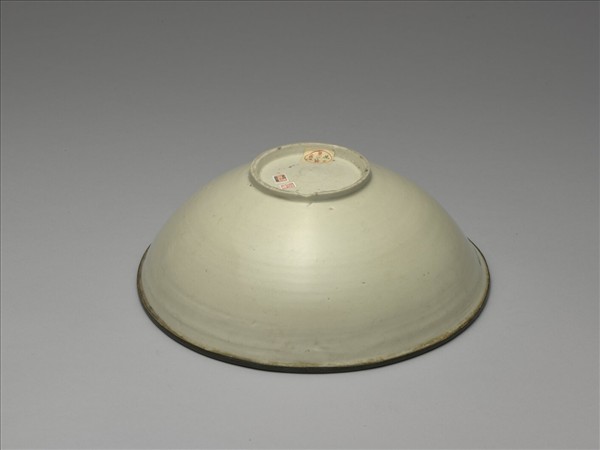 定窯 白瓷劃花蓮花紋碗