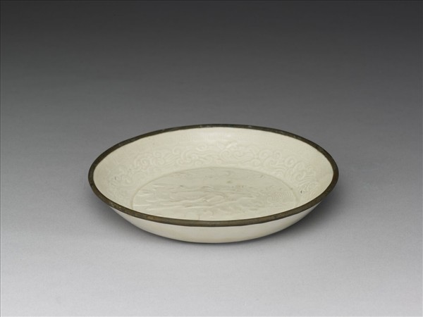 定窯 白瓷印花吳牛喘月圖碟