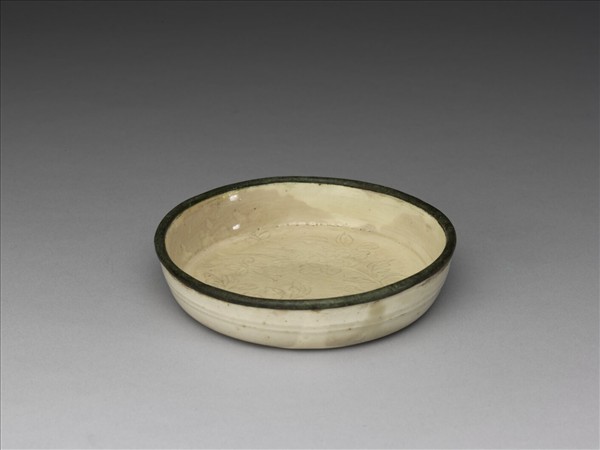 白瓷劃花芙蓉紋洗