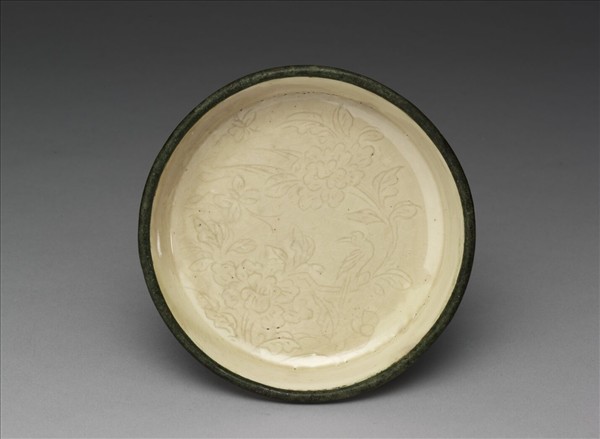 白瓷劃花芙蓉紋洗