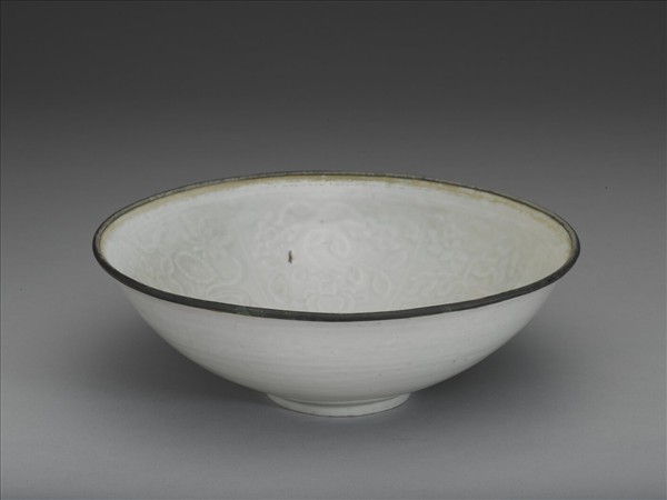 景德鎮窯系 青白瓷印花博古花卉紋碗