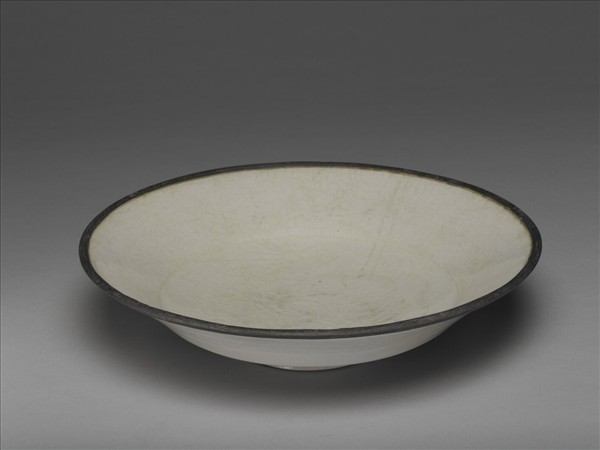 定窯 白瓷劃花雙鳧紋折腰盤