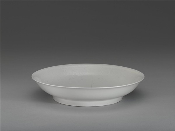 白瓷印花花卉紋盤