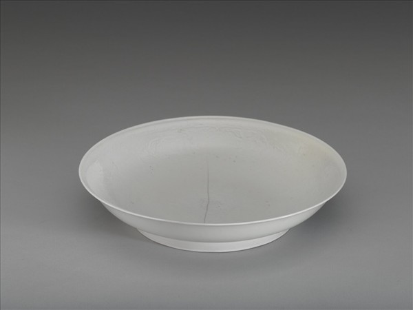 白瓷印花花卉紋盤