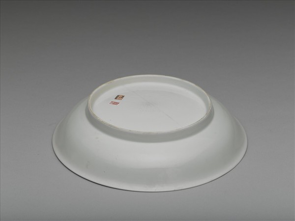 白瓷印花花卉紋盤