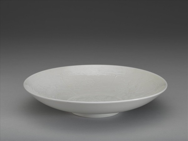 白瓷印花花卉紋盤