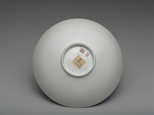 白瓷印花花卉紋盤