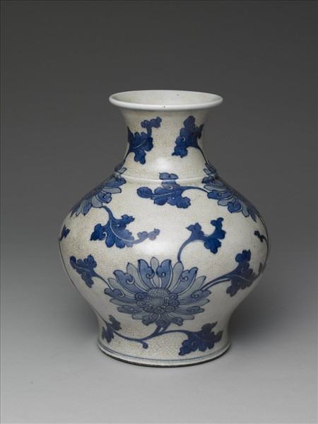 青花番蓮撇口瓶